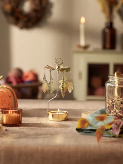 Engelspiel Mit Eichenmotiven