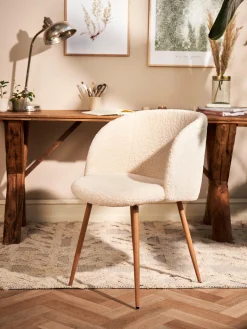 Stuhl Mit Teddystoff-Bezug